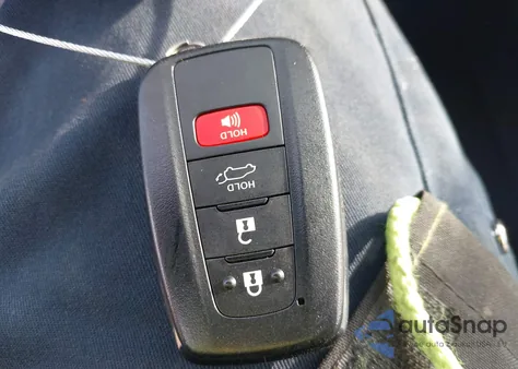 2020 Toyota Rav4 Xle Premium from USA, damaged, VIN 2T3A1RFV2LC110641